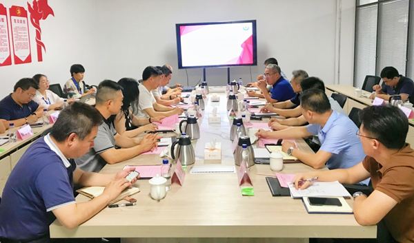 青岛市政空间开发集团相关领导一行莅临山东千亿球友会科技集团进行考察交流
