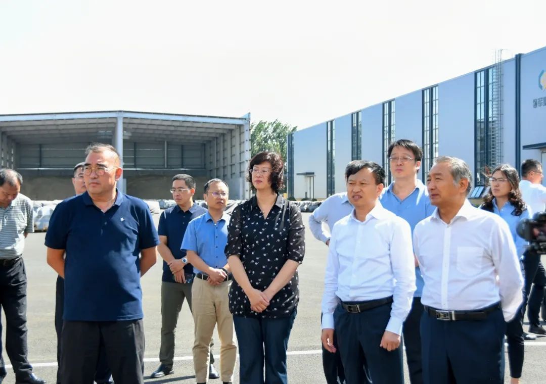 生态环境部固管中心党委书记、主任刘国正一行到千亿球友会平度绿色新型建材产业园考察调研
